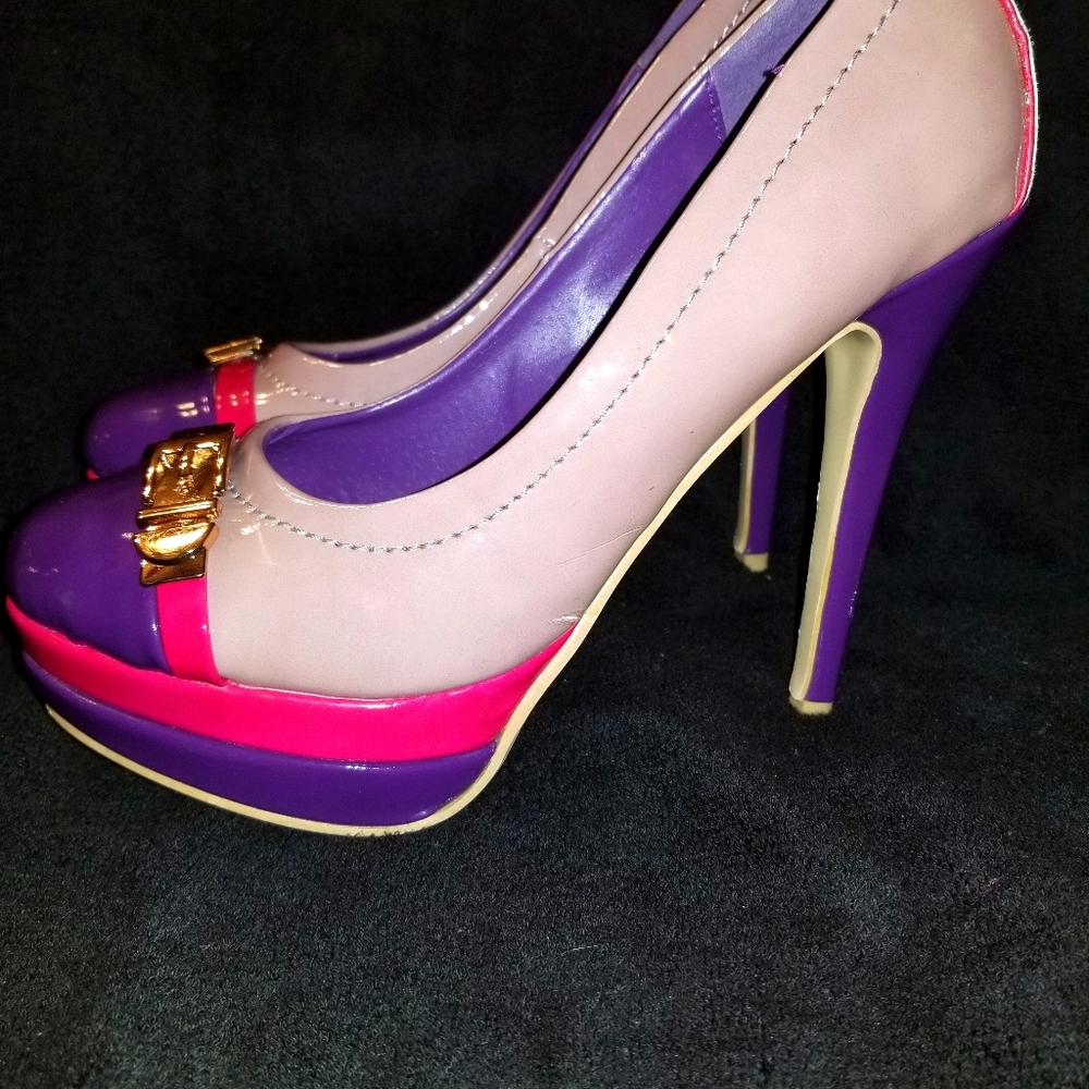 Two lips Stilletos Size 8